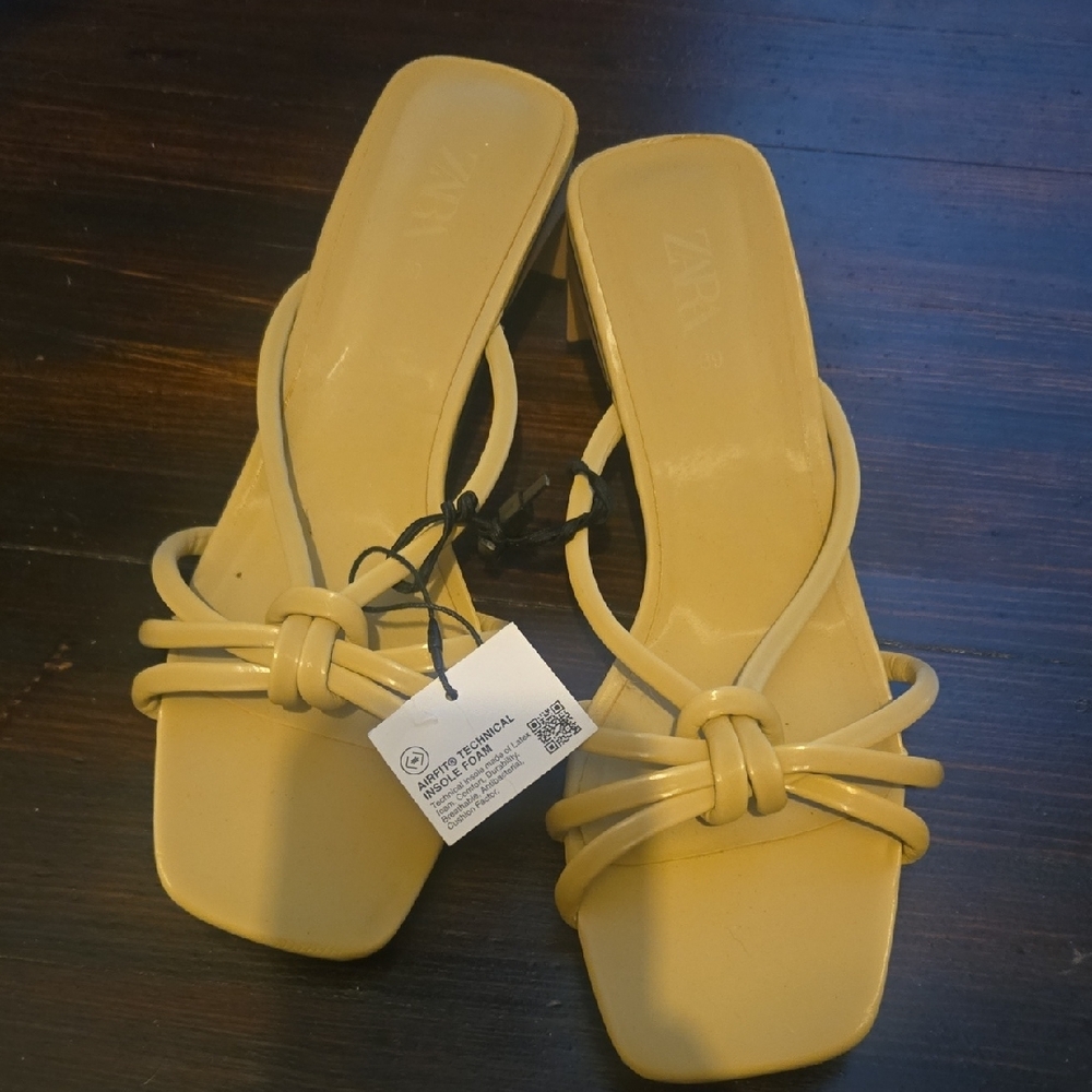 Zara Cream Sandals with Square Toe and Knot Detail